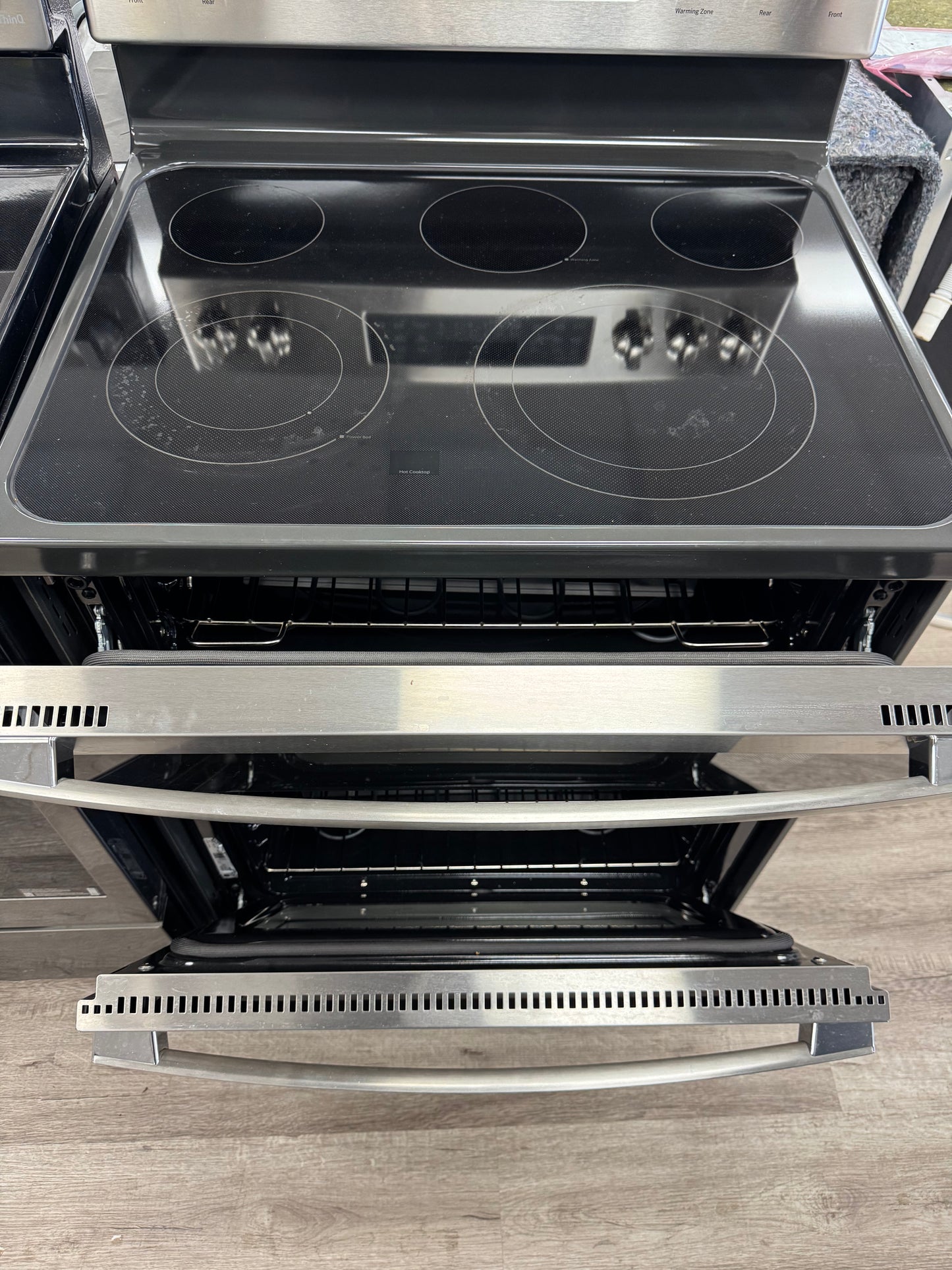 GE 30’’ Free -Standing Electric Double Oven Convection Range