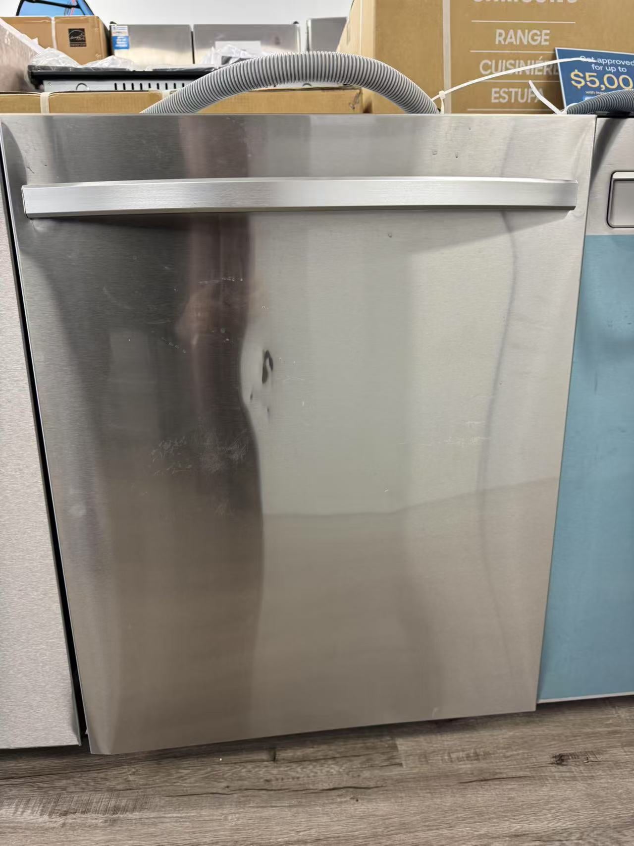 Samsung 24 Inch Dishwasher With StormWash in Fingerprint Resistant Stainless Steel