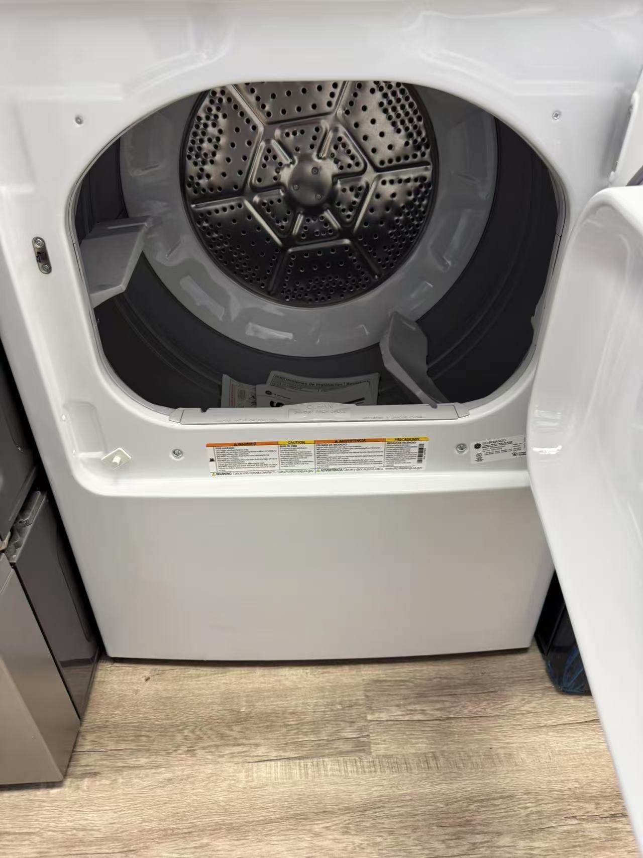 GE 27'' Electric Dryer
