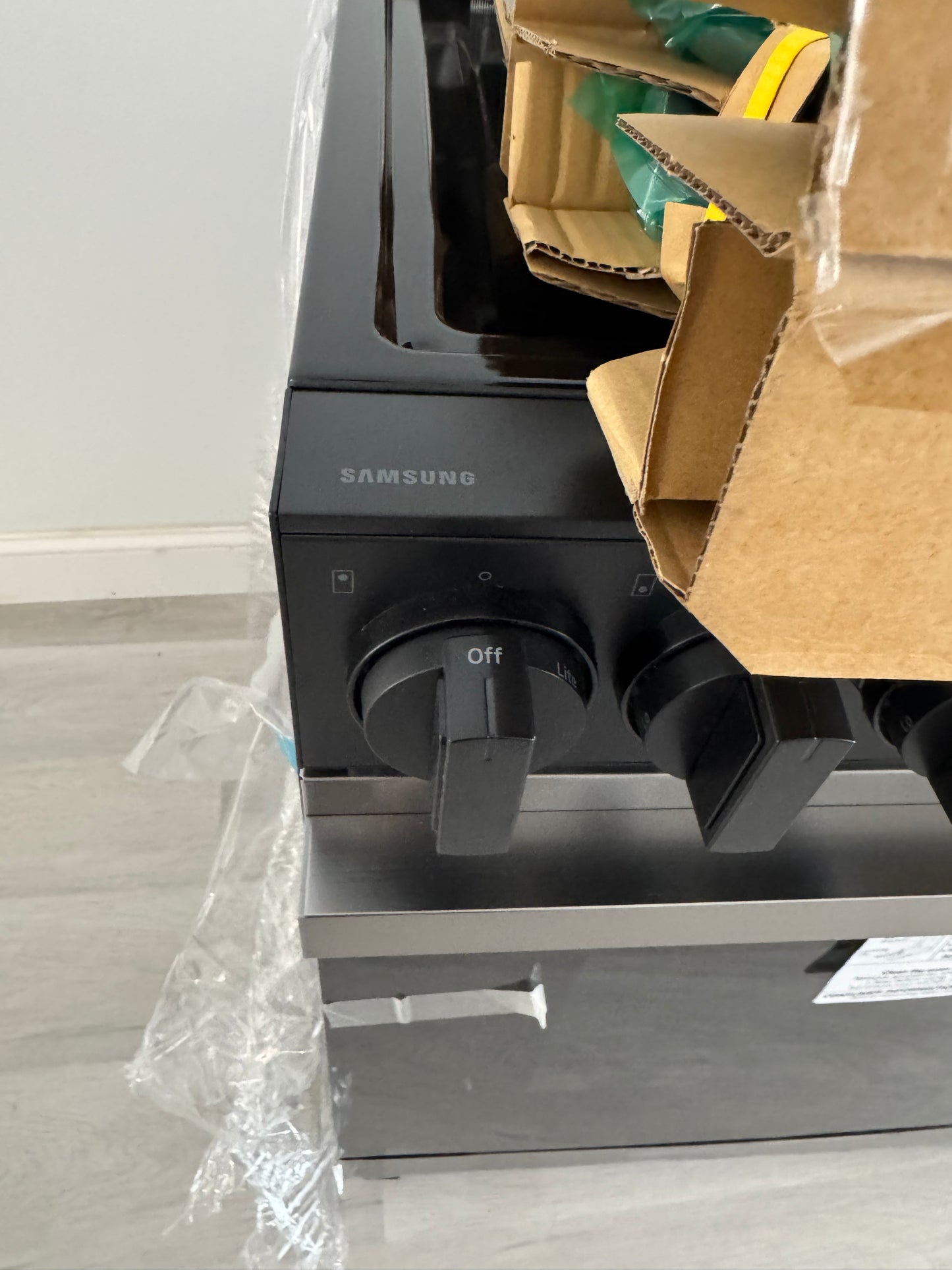 Samsung Bespoke 30 in. 6.0 cu. ft. 5 Burner Smart Slide-In Gas Range with Precision Knobs in Stainless Steel