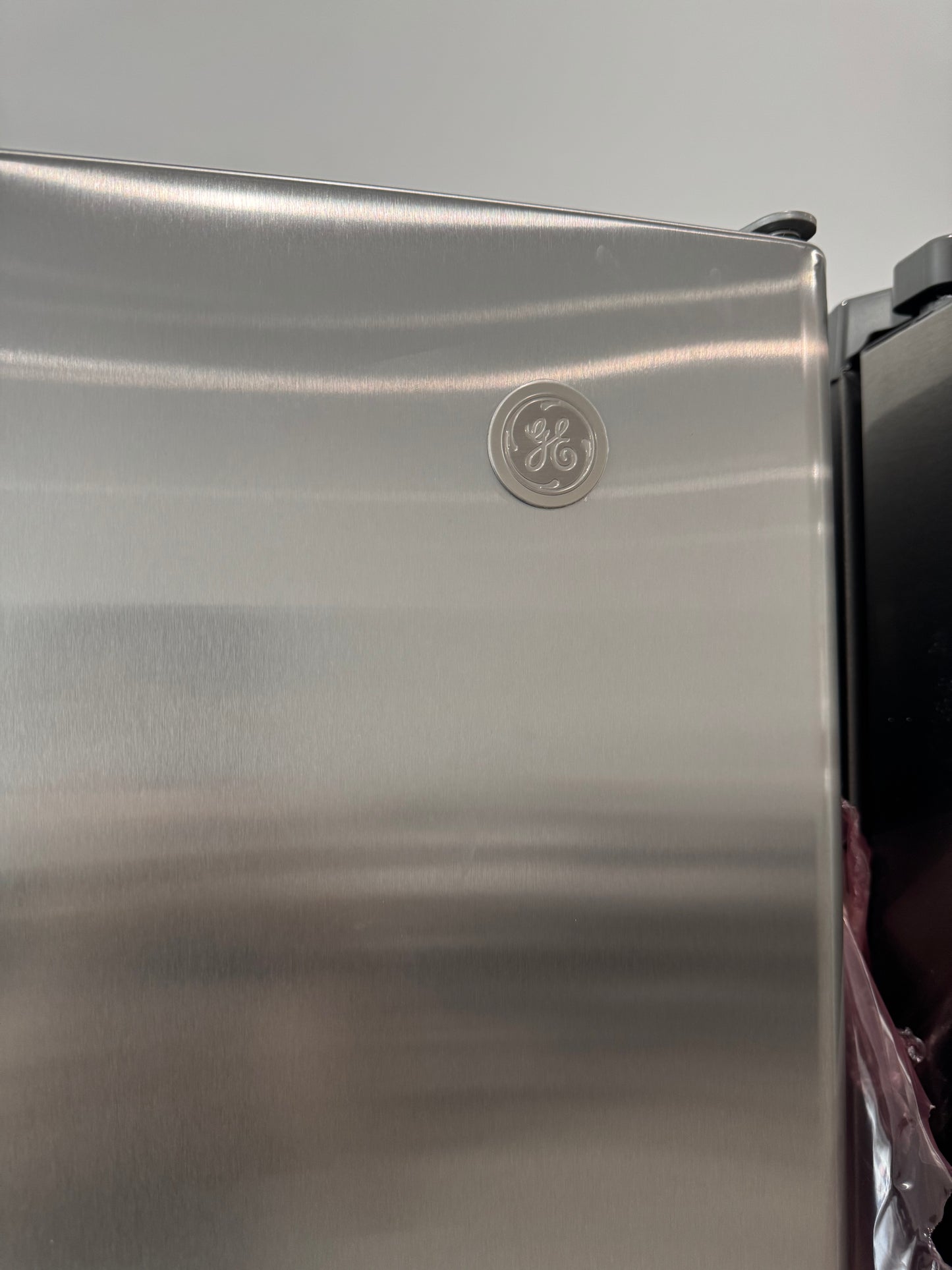 GE 25.3 cu. ft. Side by Side Refrigerator in Fingerprint Resistant Stainless Steel, Standard Depth