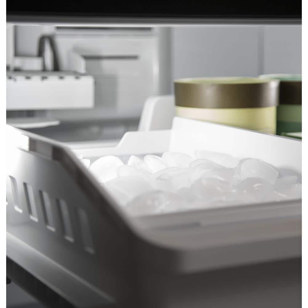 24.8 Cu. Ft. Bottom Freezer Refrirator in Finrprint Resistant Stainless Steel, Standard Depth ENERGY STAR