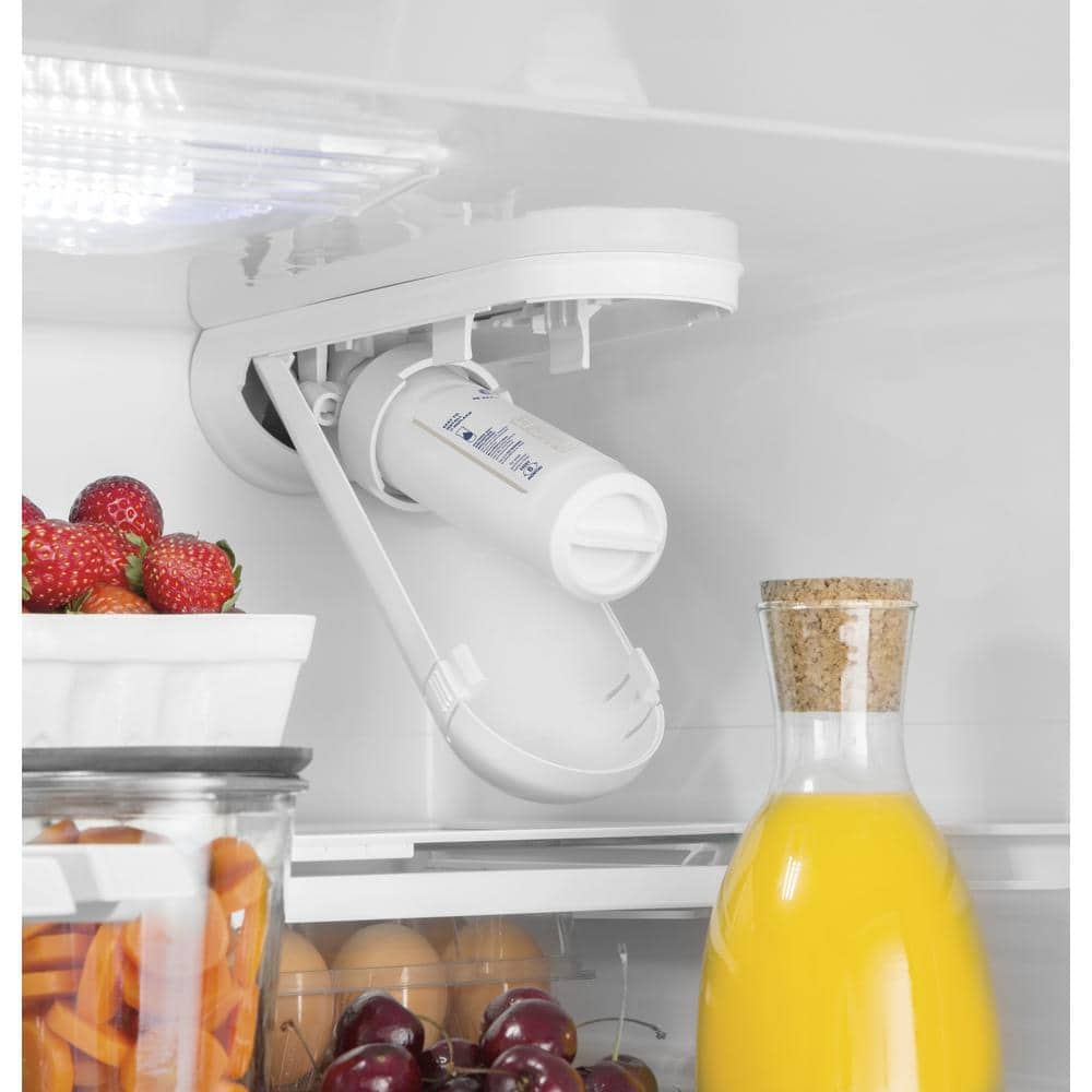 27 Cu. Ft. French Door Refrirator in Finrprint Resistant Stainless with Internal Dispenser, ENERGY STAR