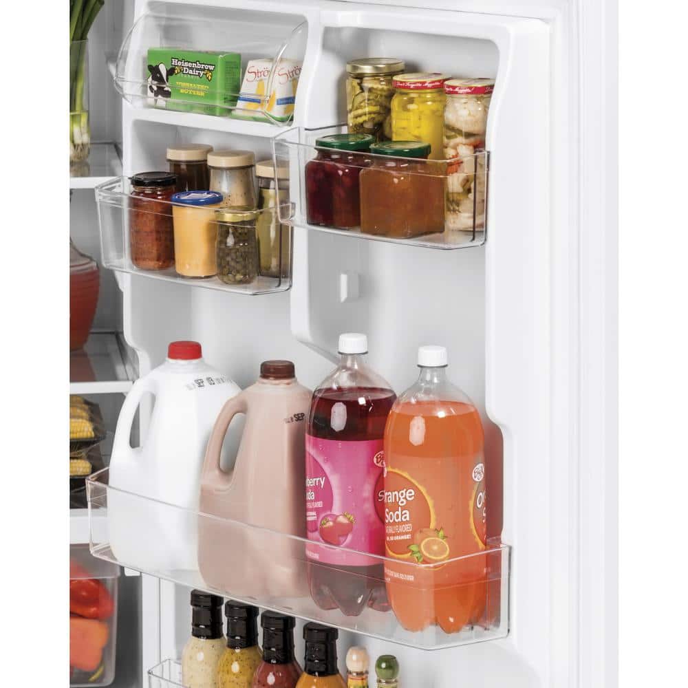 21.9 Cu. Ft. Top Freezer Refrirator in Finrprint Resistant Stainless Steel, Gara Ready