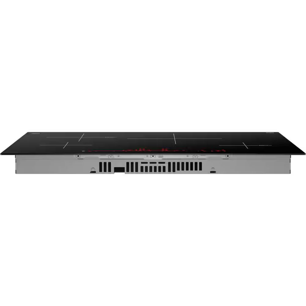 800 Series 30 In. Induction Cooktop in Black with 4 Burner Elements