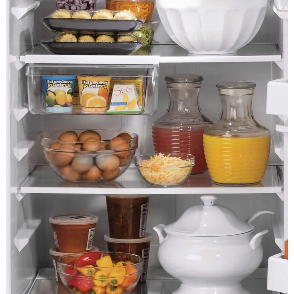 21.9 Cu. Ft. Top Freezer Refrirator in Finrprint Resistant Stainless Steel, Gara Ready