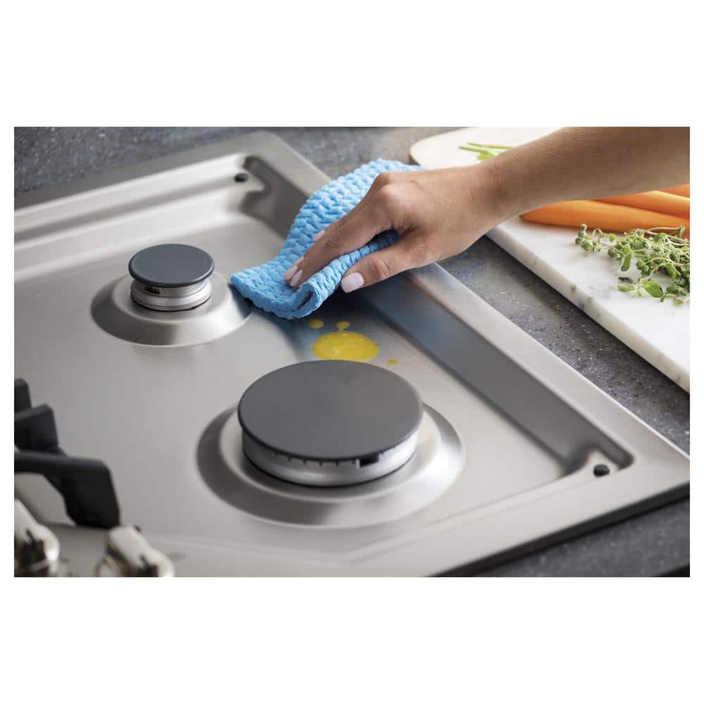 Profile 36 In. Gas Cooktop in Stainless Steel with 5 Burners Including Power Boil Burners