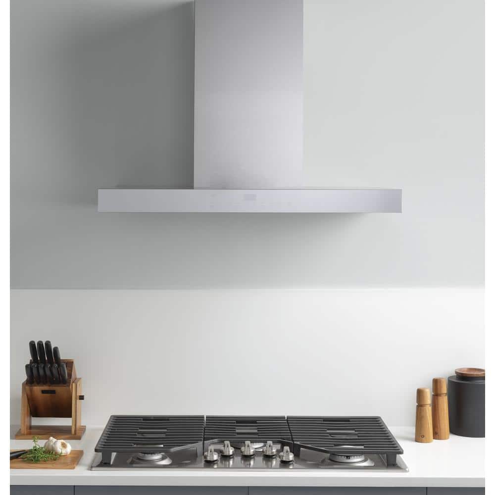 Profile 36 In. Gas Cooktop in Stainless Steel with 5 Burners Including Power Boil Burners